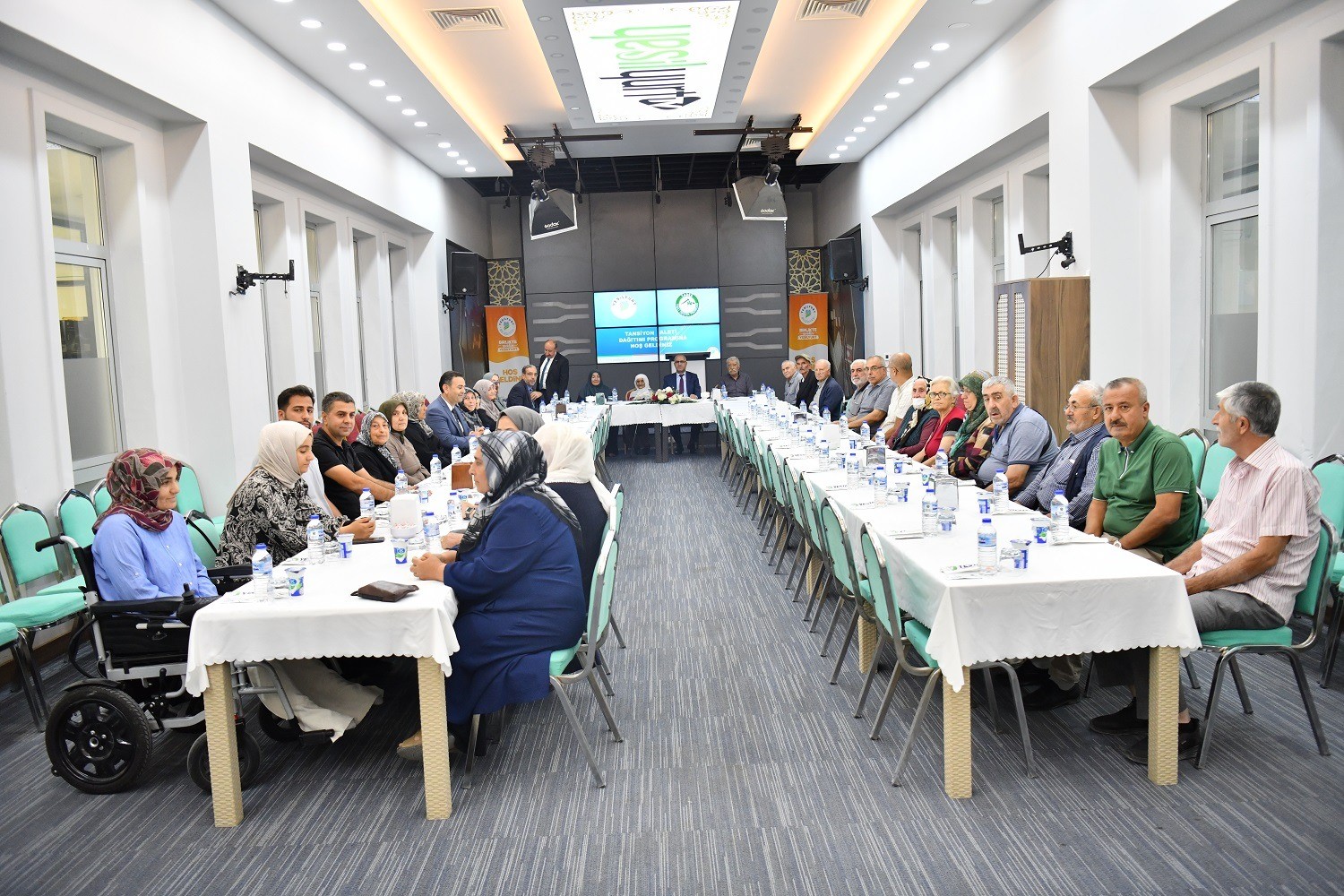 Yeşilyurt Belediyesi&rsquo;nden ihtiya&ccedil; sahibi yaşlılara tansiyon aleti desteği
