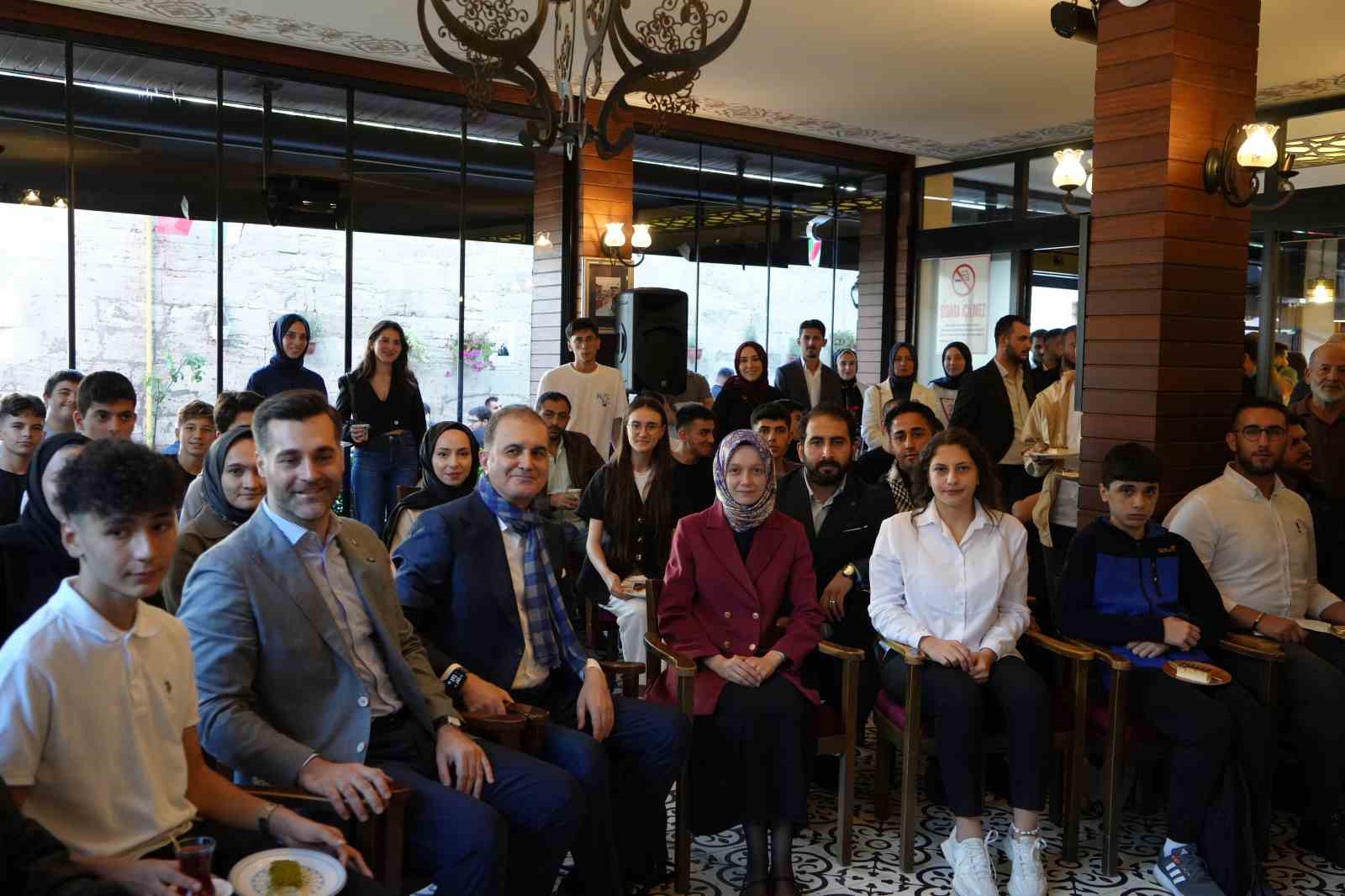 AK Parti S&ouml;zc&uuml;s&uuml; &Ccedil;elik: "T&uuml;rkiye&rsquo;nin gen&ccedil;leri, tarihe şahitlik ediyor"
