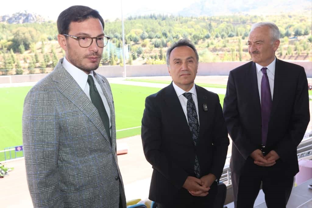 TOG&Uuml; futbol sahası FIFA standartlarına uygun şekilde yenilendi
