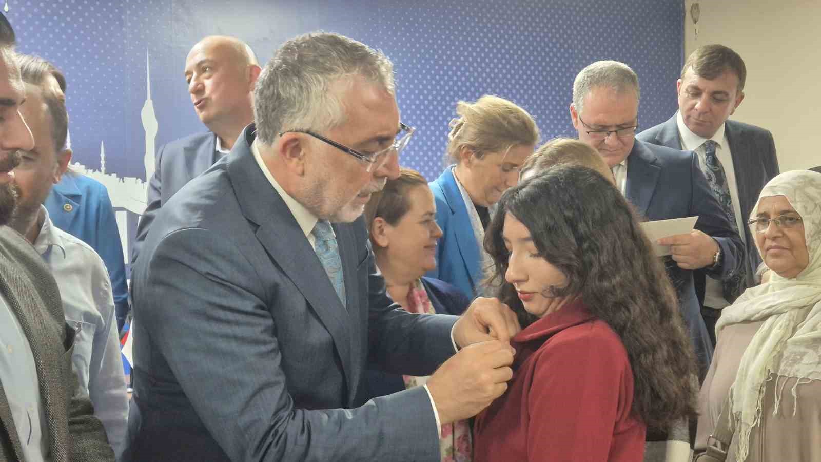 Bakan Işıkhan: "G&ouml;lge etmeyin SGK&rsquo;ya olan bor&ccedil;larınızı &ouml;deyin"
