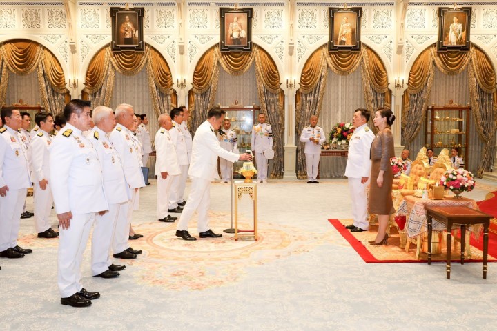 Tayland'da yeni hükümet göreve başladı