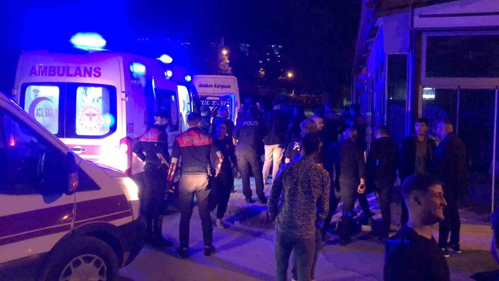 Elazığ&rsquo;da sopalı kavga: 3 yaralı
