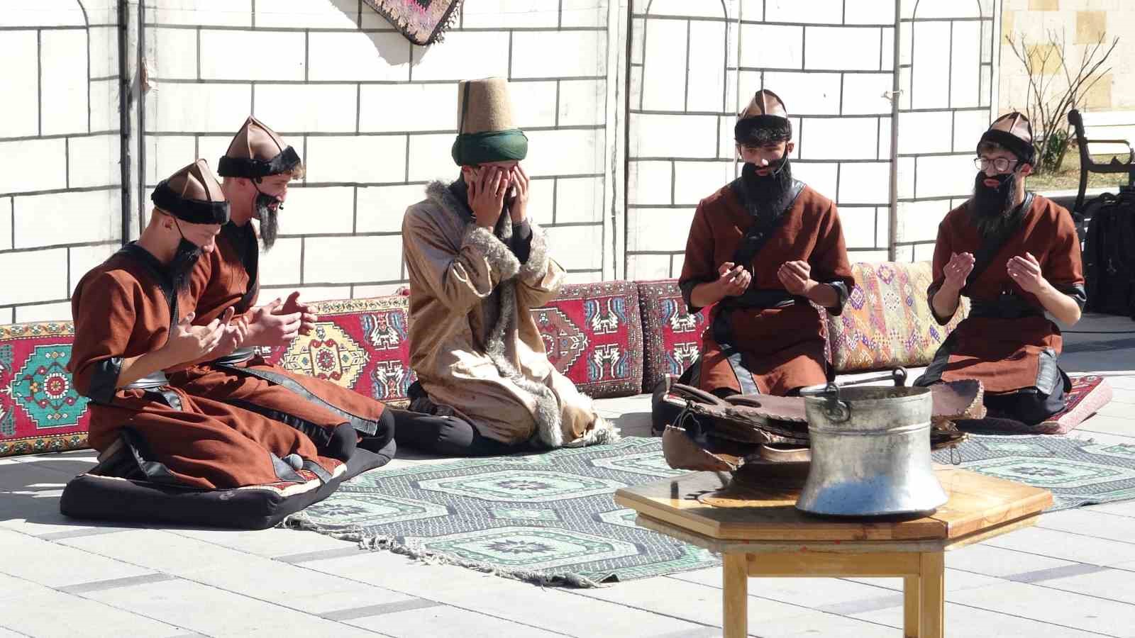 Bayburt&rsquo;ta yılın ahisi Osman Kodan oldu
