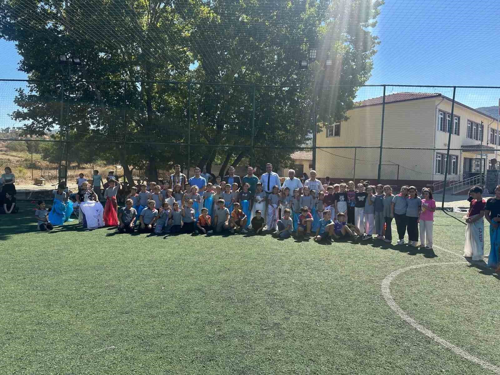 Okul bah&ccedil;esi şenlik alanına d&ouml;nd&uuml;
