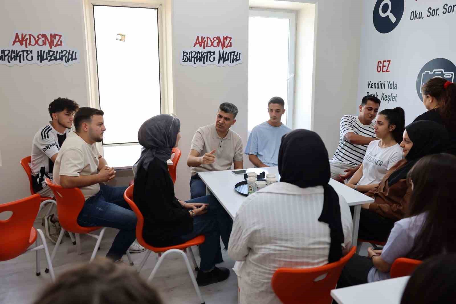 Akdeniz Belediyesinden gen&ccedil;lere &uuml;niversite hazırlık desteği
