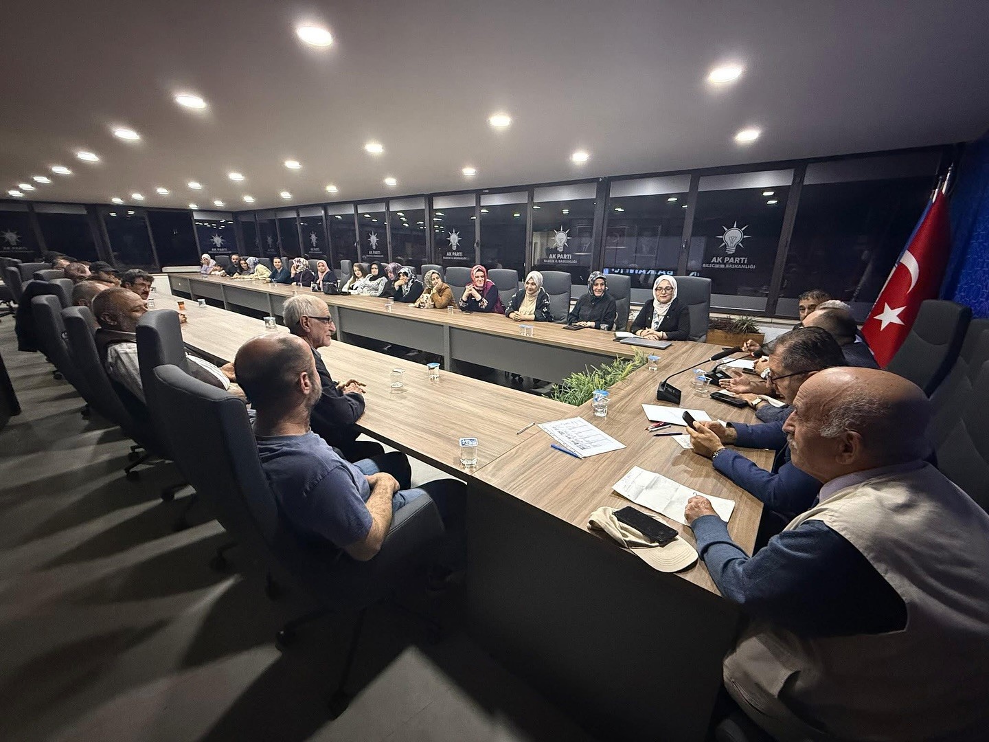 AK Parti Bilecik’te olağan yönetim kurulu toplantısı gerçekleştirildi