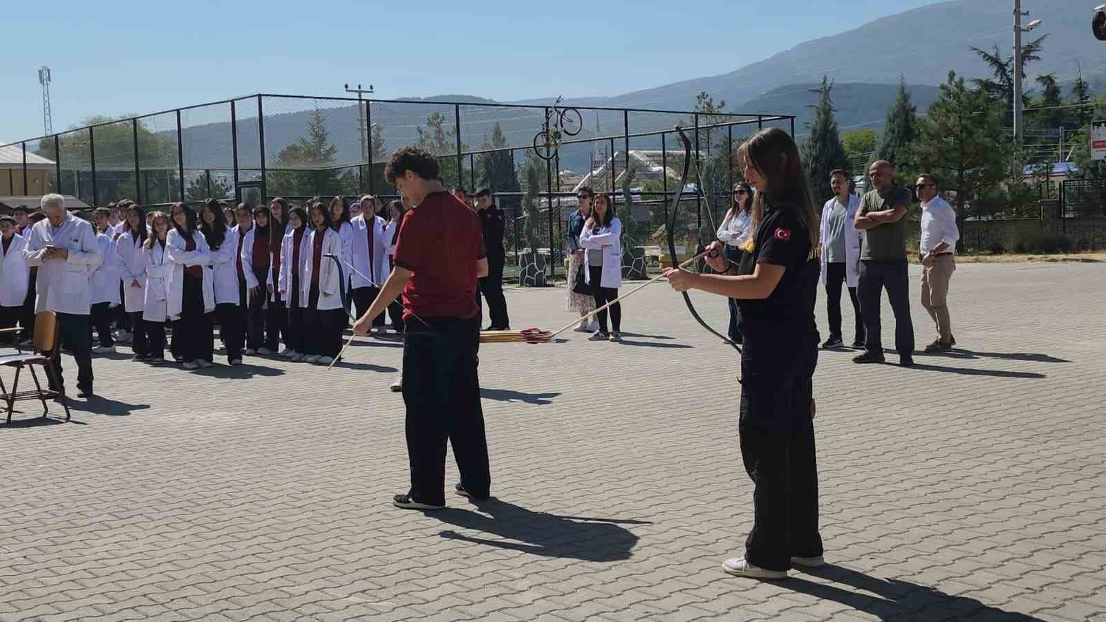K&uuml;tahya&rsquo;da "Mesleğe İlk Adım" t&ouml;reni d&uuml;zenlendi
