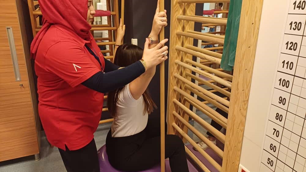 Skolyozda ameliyatsız yöntem: ‘Schroth tedavisi’
