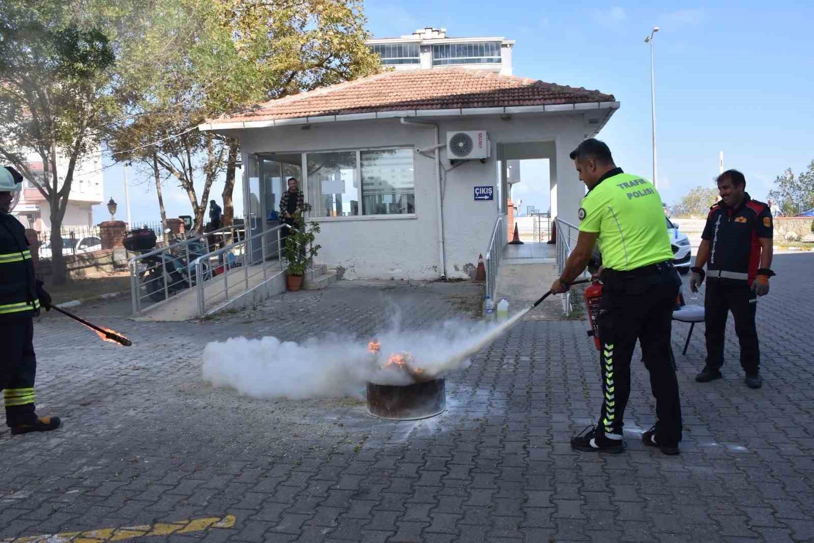 Sinop’ta emniyet personeline yangın tatbikatı