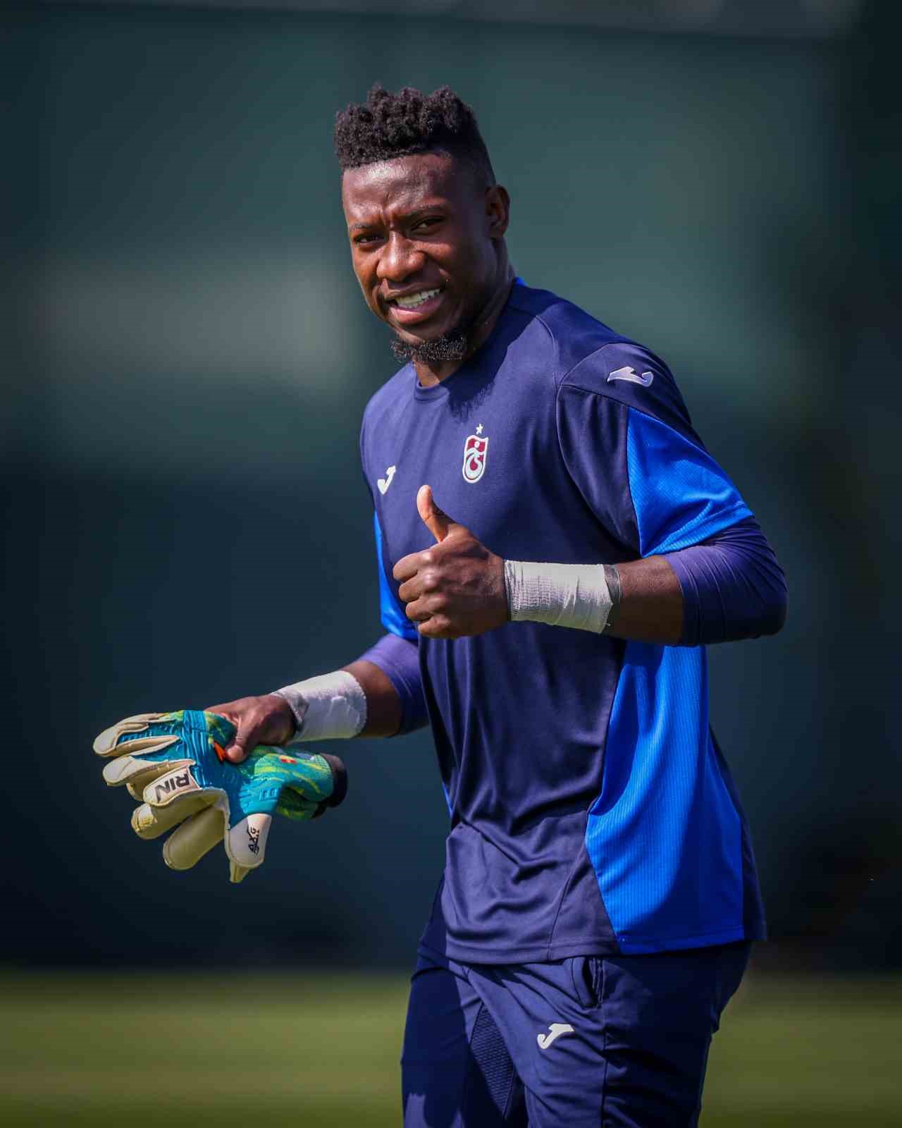 Trabzonspor, Fatih Karag&uuml;mr&uuml;k ma&ccedil;ı i&ccedil;in İstanbul&rsquo;a hareket etti
