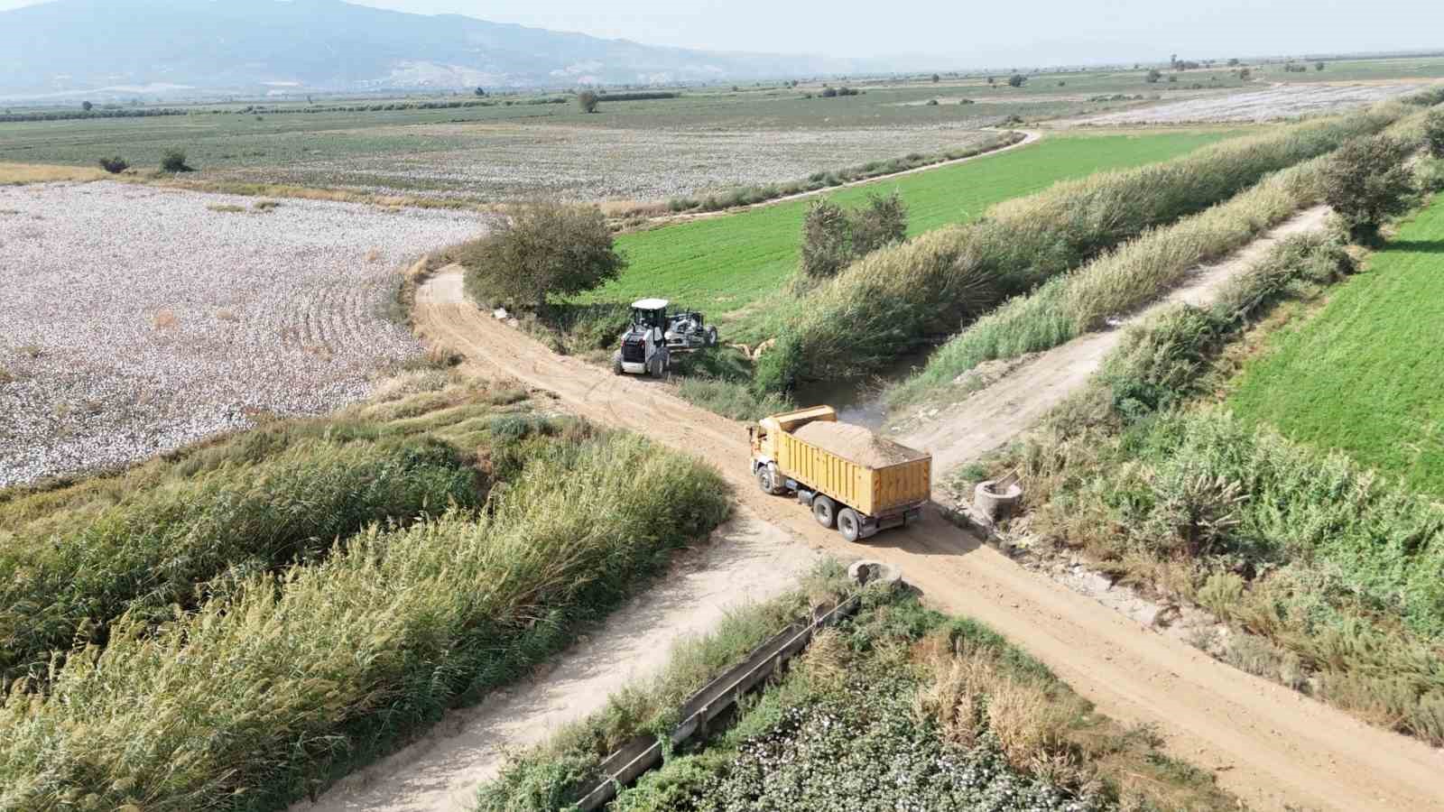 Nazilli Belediyesi’nden çiftçilere ulaşım kolaylığı
