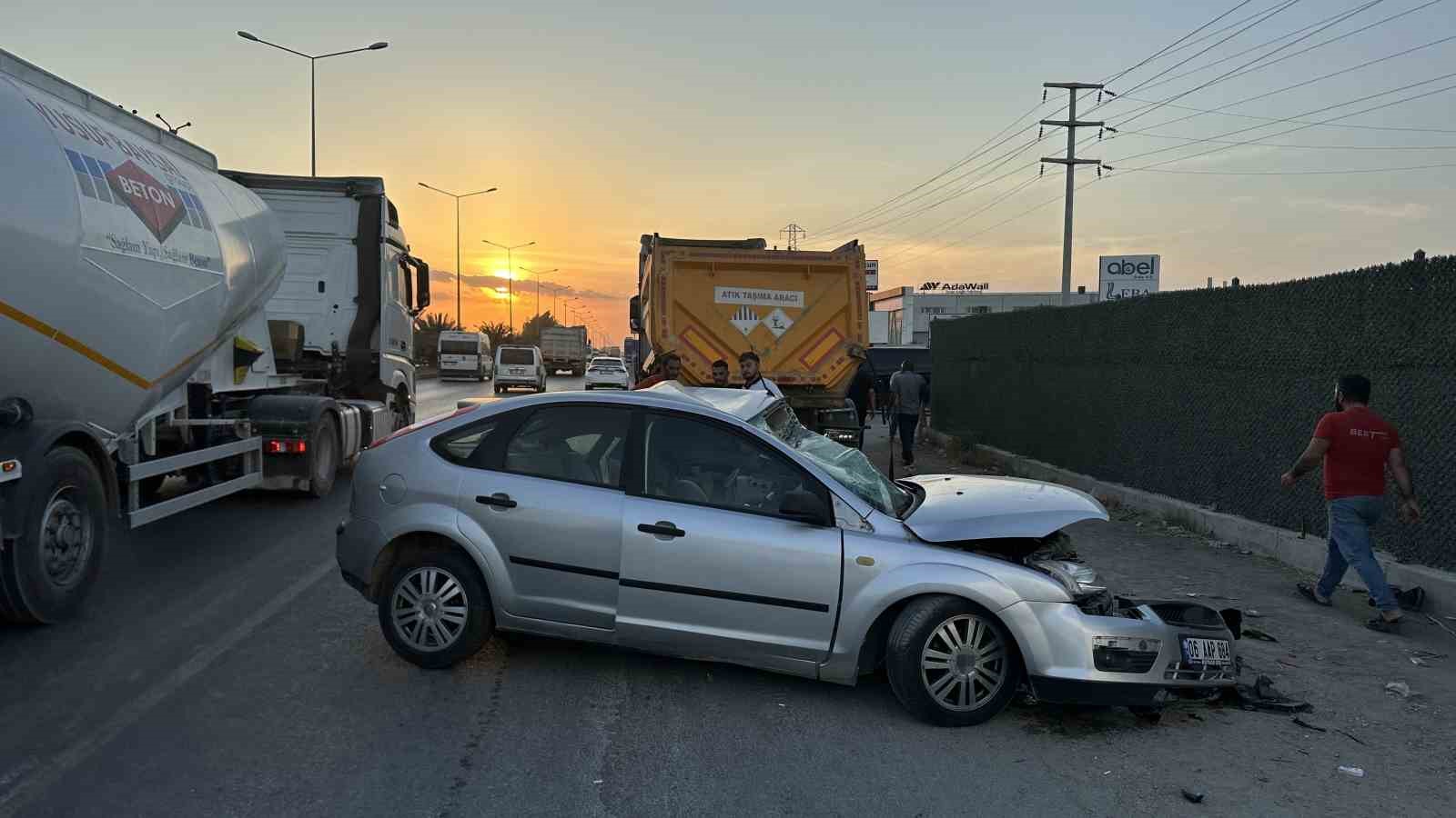 Adana&rsquo;da feci kaza: 2 infaz koruma memuru &ouml;ld&uuml;, 1 yaralı
