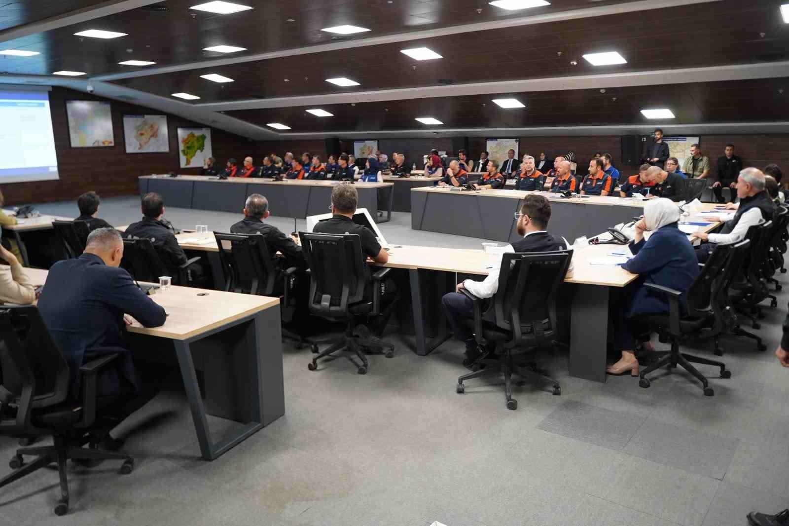 AK Parti Kayseri Teşkilatı AFAD’da Genel Durum Değerlendirme Toplantısı’na katıldı