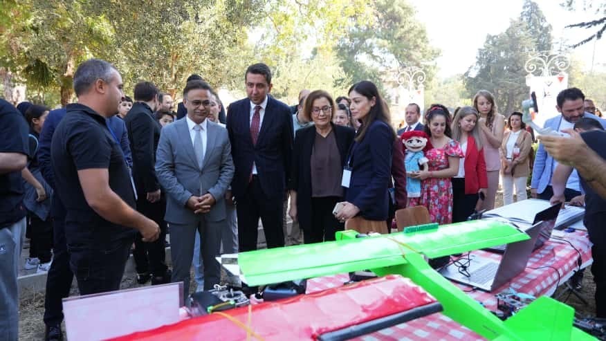 "Teknoloji ve Bilim Şenliği" İzmir&rsquo;de başladı
