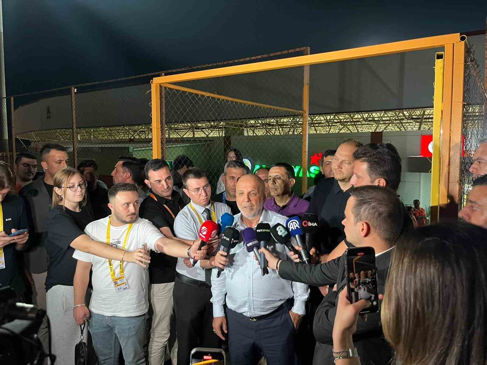 Hasan &Ccedil;avuşoğlu: "Bug&uuml;n sahada bir futbol dersi vardı"
