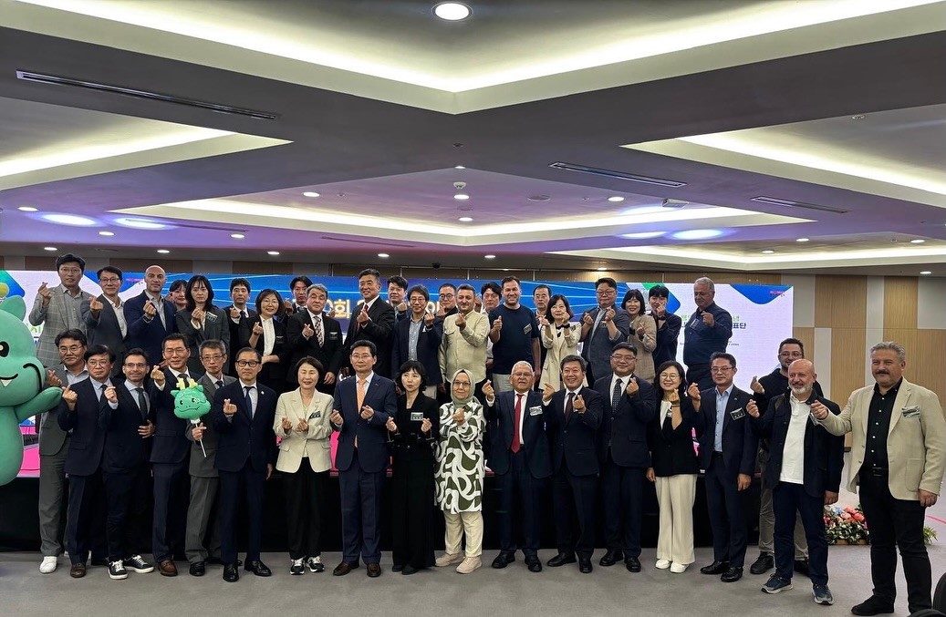 Başkan Büyükkılıç, Güney Kore’nin kardeş şehri Yongin’deki onuruna verilen yemekte konuştu