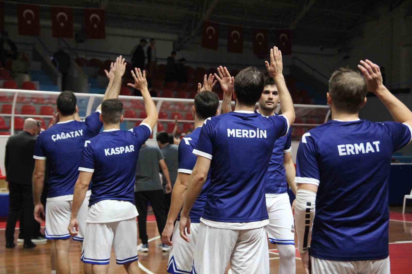 TBL: Kocaeli BŞB Kağıtspor: 96 - Balıkesir B&uuml;y&uuml;kşehir Belediyespor: 81
