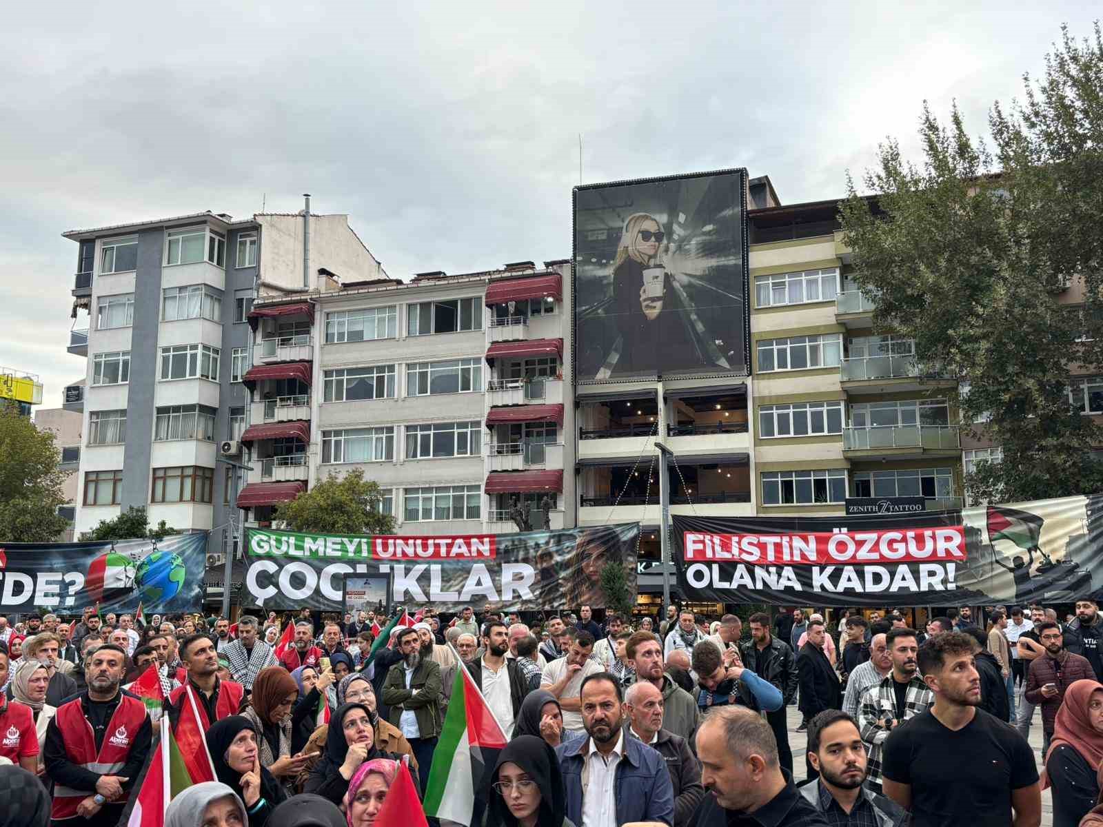 Kocaeli’de Sumud Filosu için dev miting