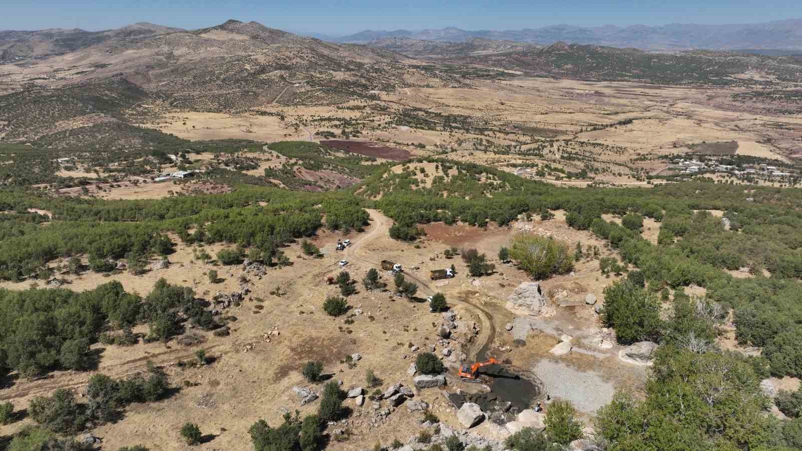 Hazro’daki gölet onarıldı