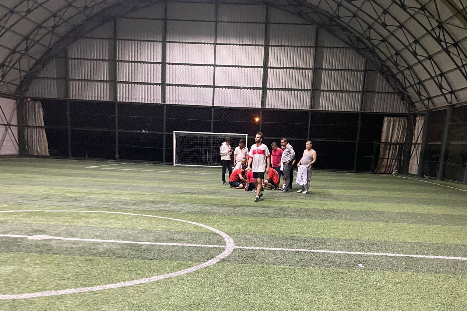 Halı saha ma&ccedil;ı &ouml;l&uuml;mle bitti
