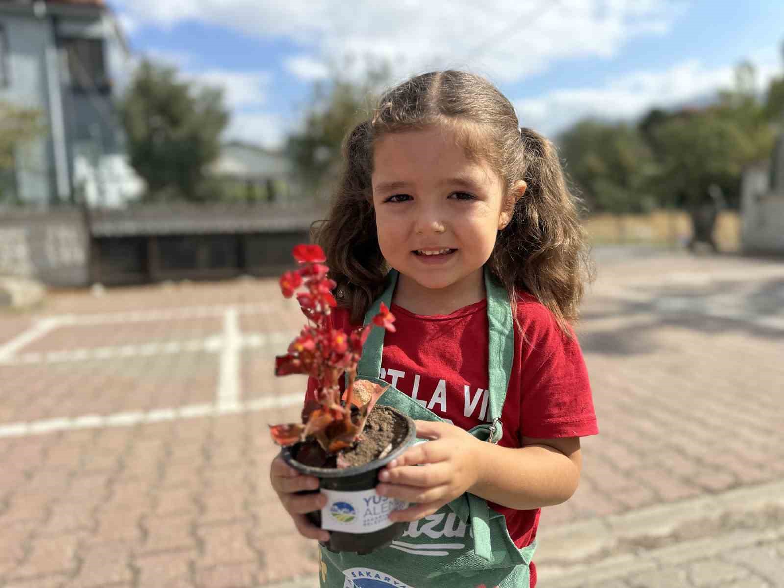 Doğa sevgisi minik kalplerde filizleniyor