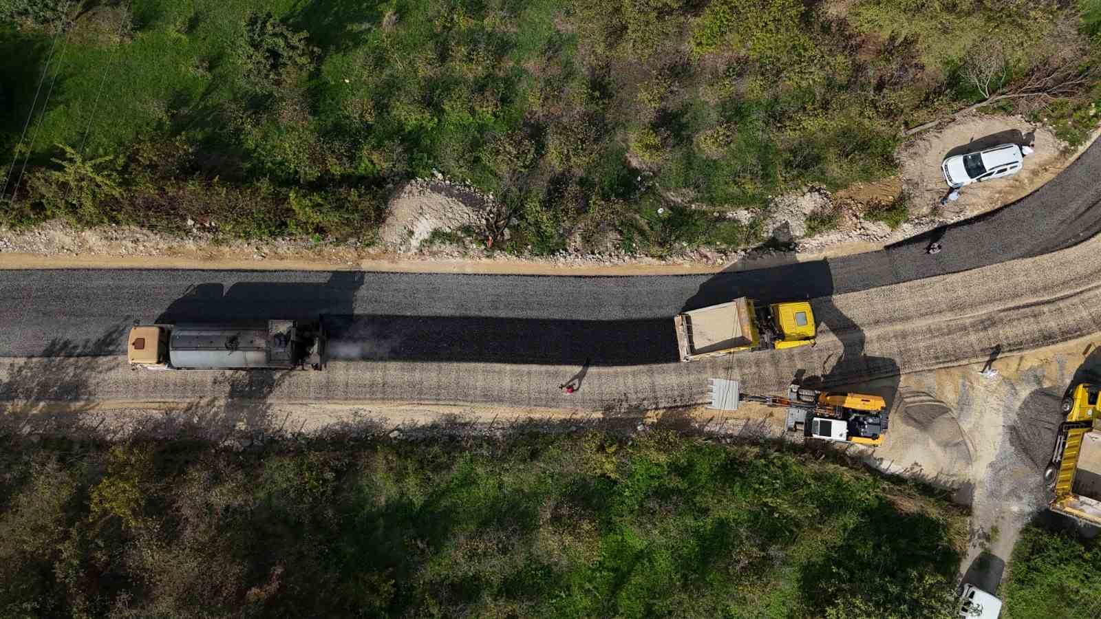 Ordu Büyükşehir, il genelinde asfalt yol çalışmalarını sürdürüyor
