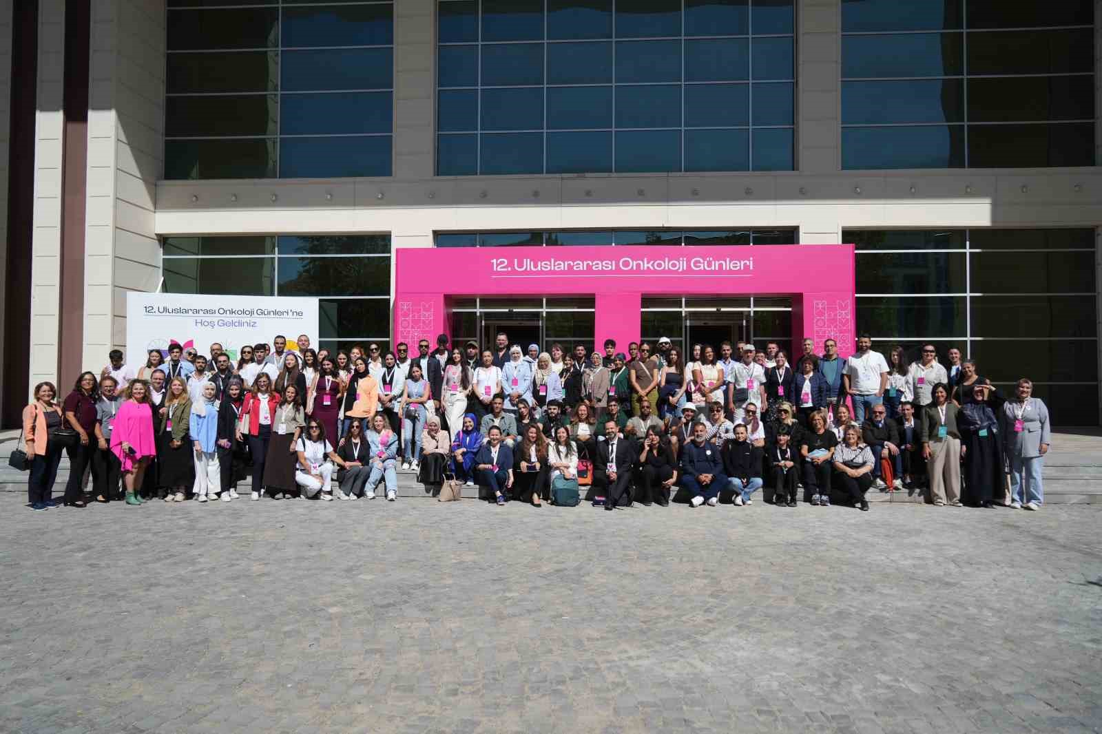 Muş’ta "12. Uluslararası Onkoloji Günleri" sona erdi

