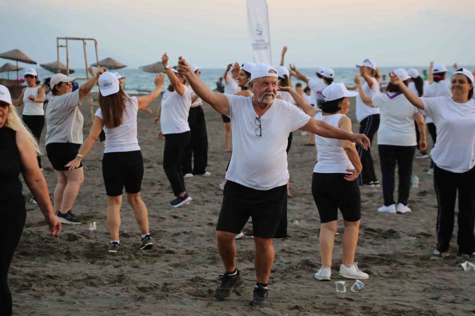 Sahilde spor yapmanın tadını &ccedil;ıkardılar
