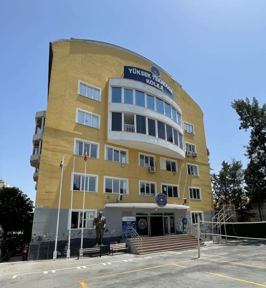 &Ouml;zel Aydın Y&uuml;ksek Teknoloji Koleji, Erasmus desteğiyle &ouml;ğrencilerini geleceğin mesleklerine hazırlıyor
