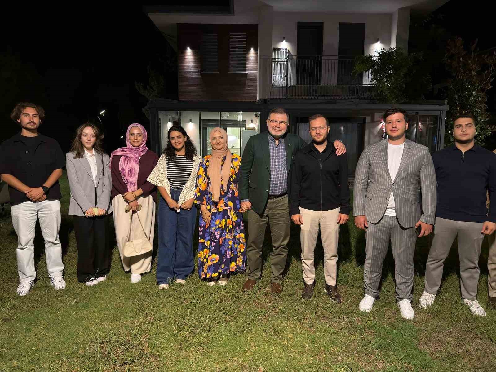 Başkan Saygılı, üniversite öğrencilerini evinde misafir etti