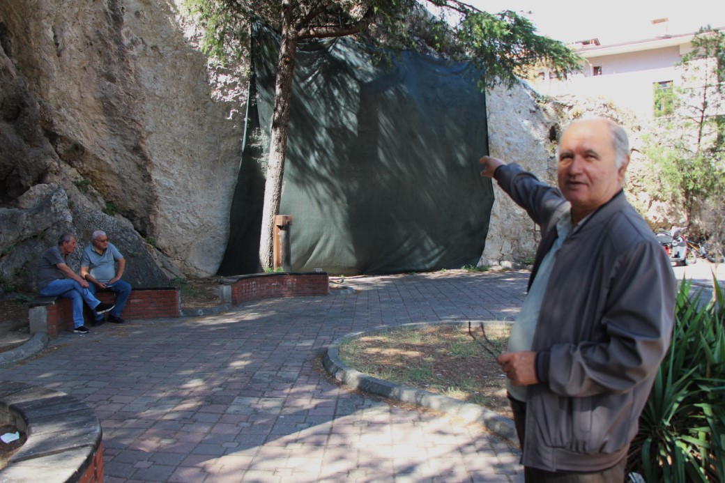 Bilinçsiz gençler üstüne aşklarını yazmıştı, 600 yıllık kaya kitabeye koruma örtüsü