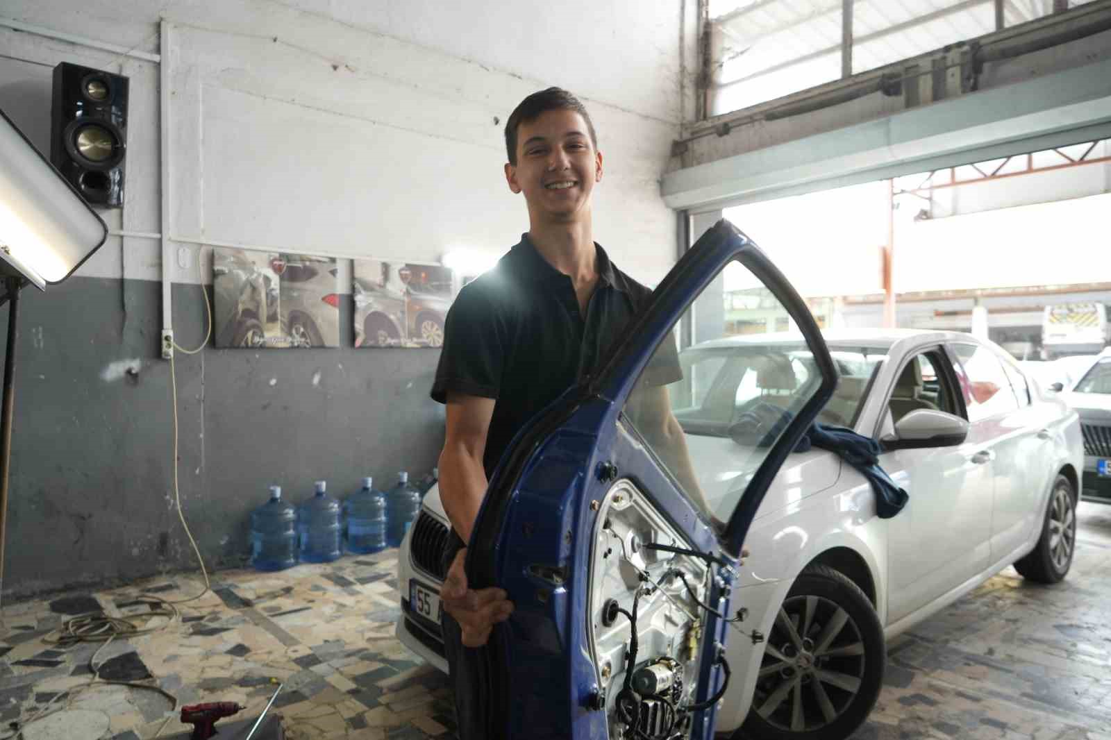 Samsun&rsquo;da yılın &ccedil;ırağı Emrullah: "Sanayiye başlayacaklar korkmasın"
