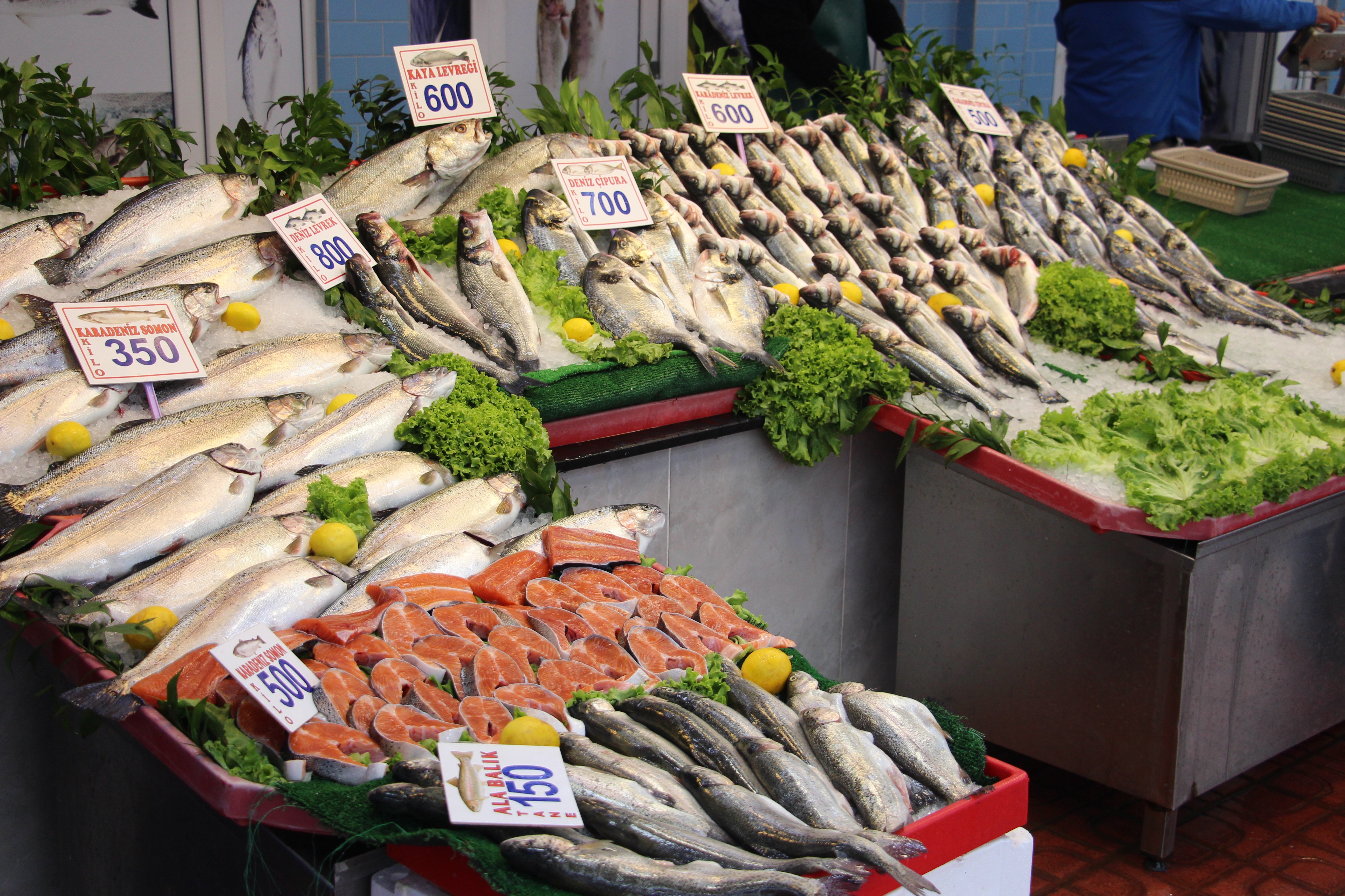 ’Karadeniz fırtınası’ balık tezgahlarını vurdu