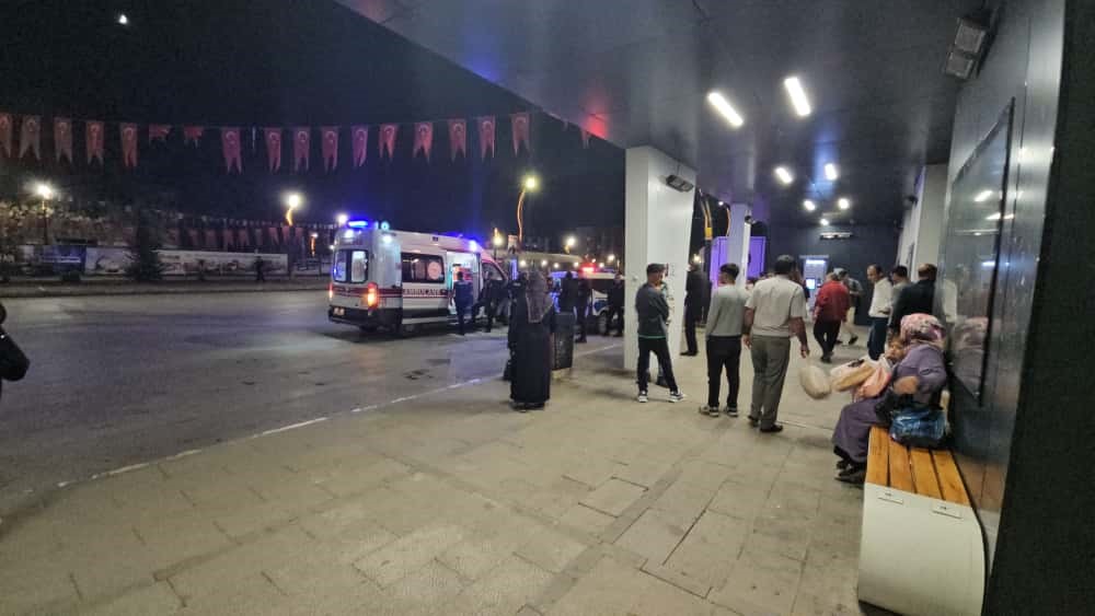 Gaspçı telefonunu almak istediği şahsı bıçakla yaraladı