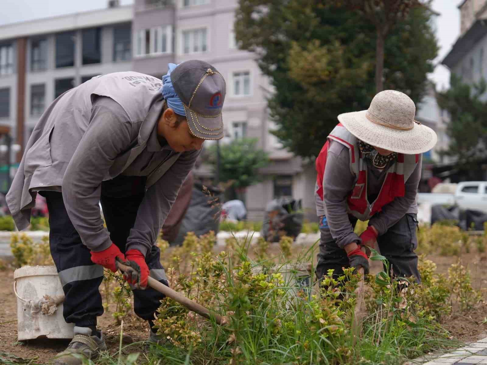 Yağışlarla birlikte mazgallar temizleniyor