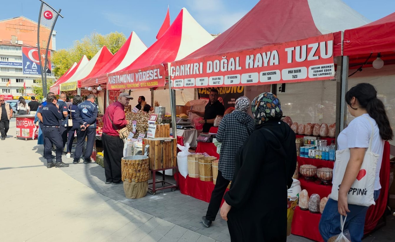 Başkan Murat Afşarünal’dan Zafer Meydanı’ndaki yiyecek standlarına tepki
