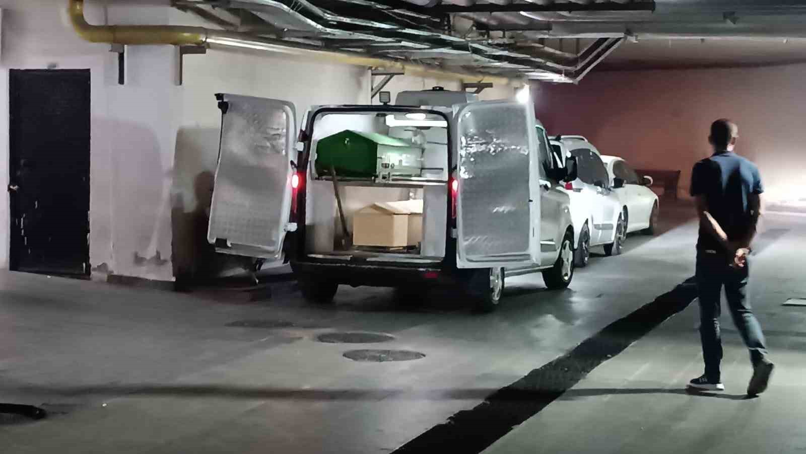 Yolun karşısına geçerken aracın çarptığı yaşlı adam hayatını kaybetti
