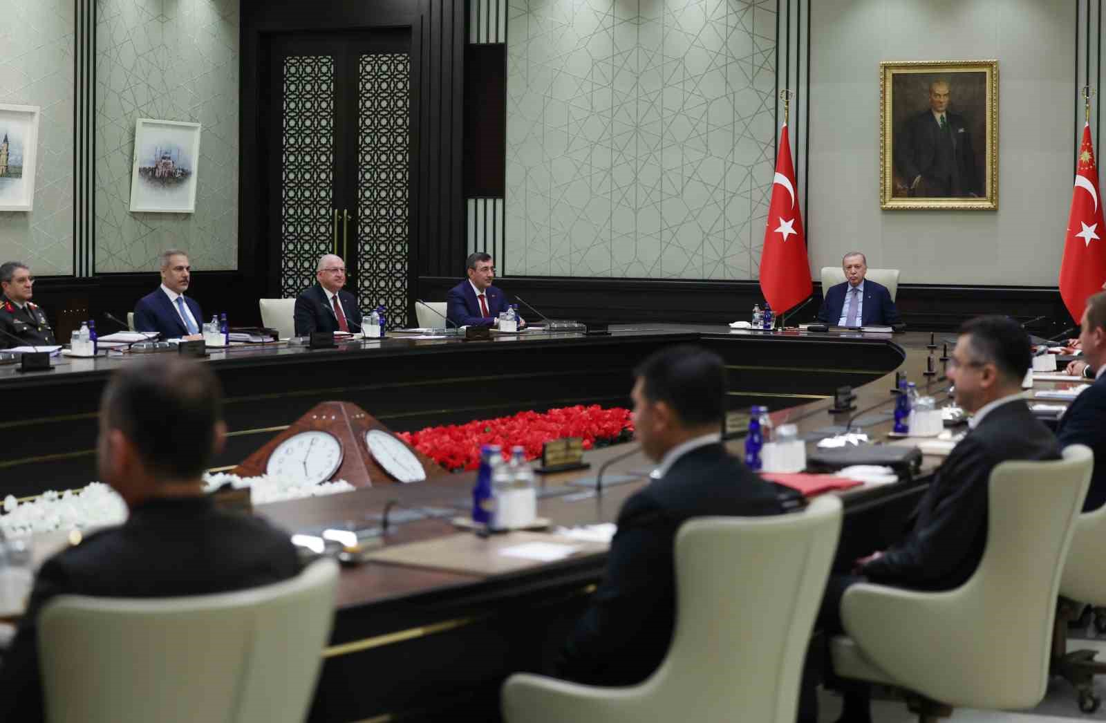 Cumhurbaşkanı Recep Tayyip Erdoğan başkanlığındaki Milli Güvenlik Kurulu (MGK), Cumhurbaşkanlığı Külliyesi’nde toplandı.