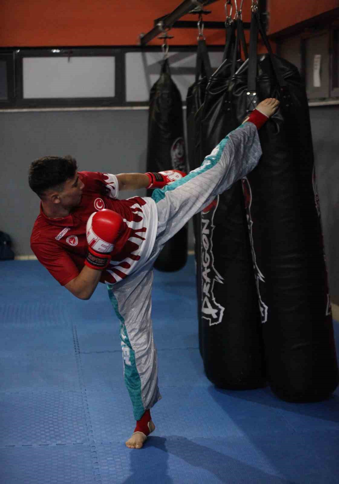 Konyalı şampiyon kick boksçuların hedefi dünya şampiyonluğu