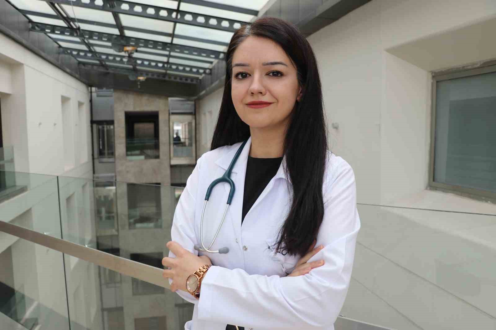 Uzmanı açıkladı: "Ağır okul çantaları çocuklarda skolyoz riskini artırıyor"
