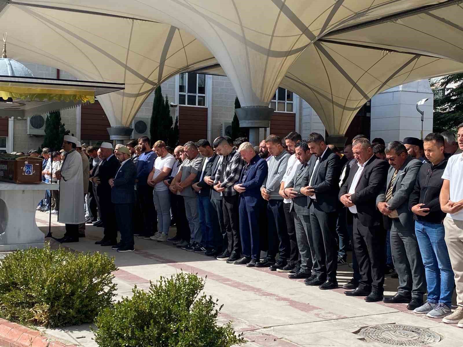 Kahramankazan’daki trafik kazasında hayatını kaybeden kardeşler son yolculuğuna uğurlandı