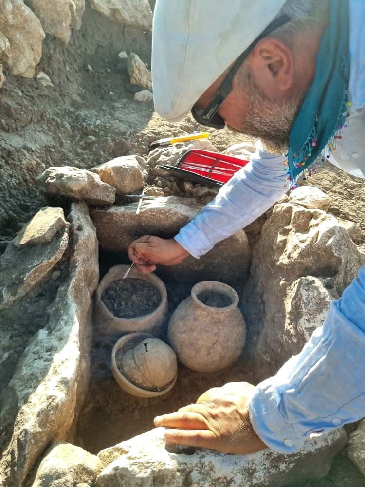 Çayönü Tepesi’nde 8 mezar gün yüzüne çıkarıldı
