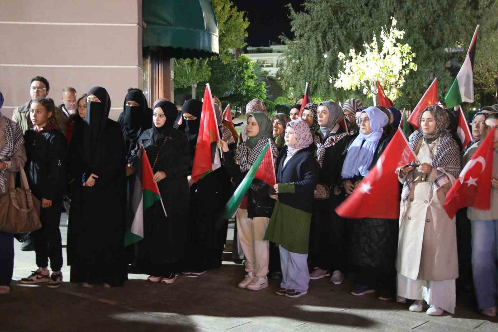 Uşak’ta Sumud Filosu ve Gazze’ye destek yürüyüşü