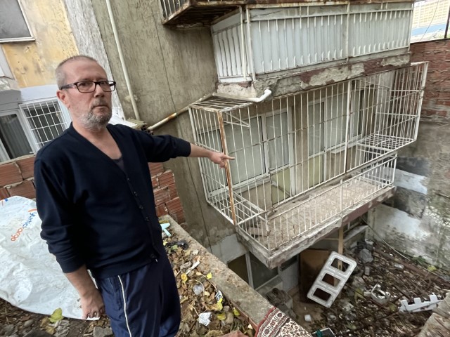 İzmir’de apartmanda ‘çöp ev’ isyanı