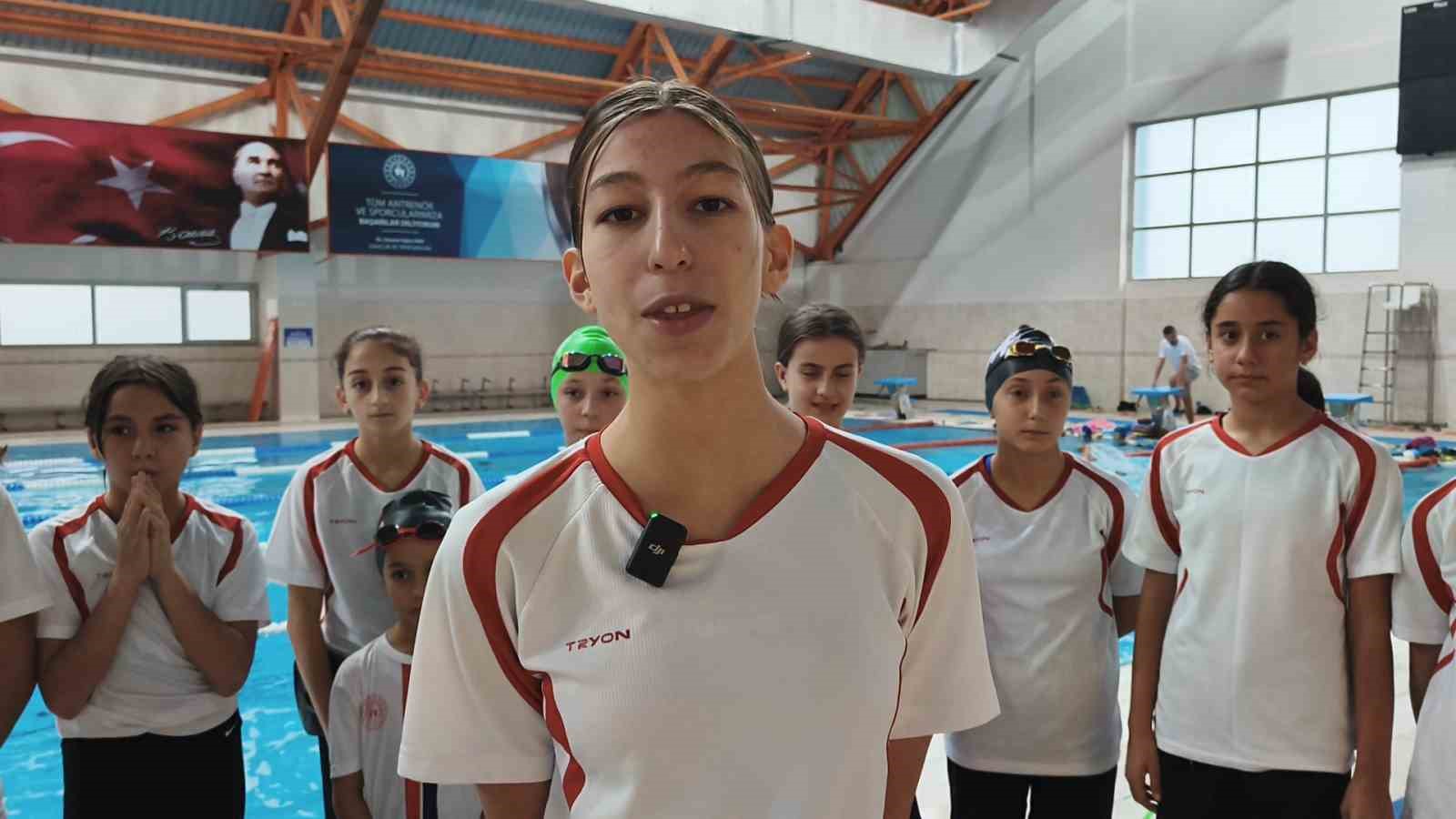 D&uuml;zceli y&uuml;z&uuml;c&uuml;lerin hedefi milli takım forması
