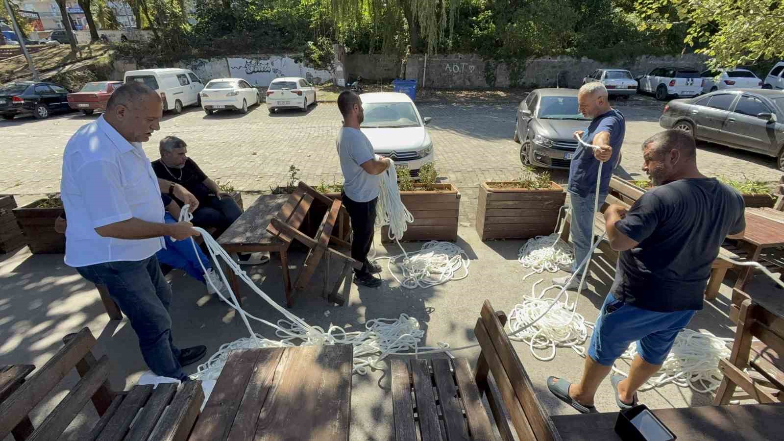 Balıkçılar, bol hamsi avı için havanın soğumasını bekliyor