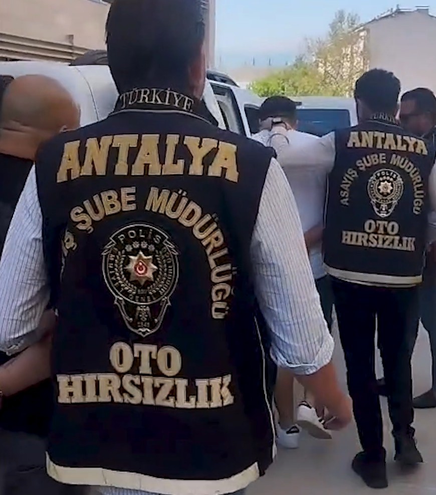 Antalya’da ’change’ araç operasyonu: Emniyet 5 ay boyunca izlerini sürdü