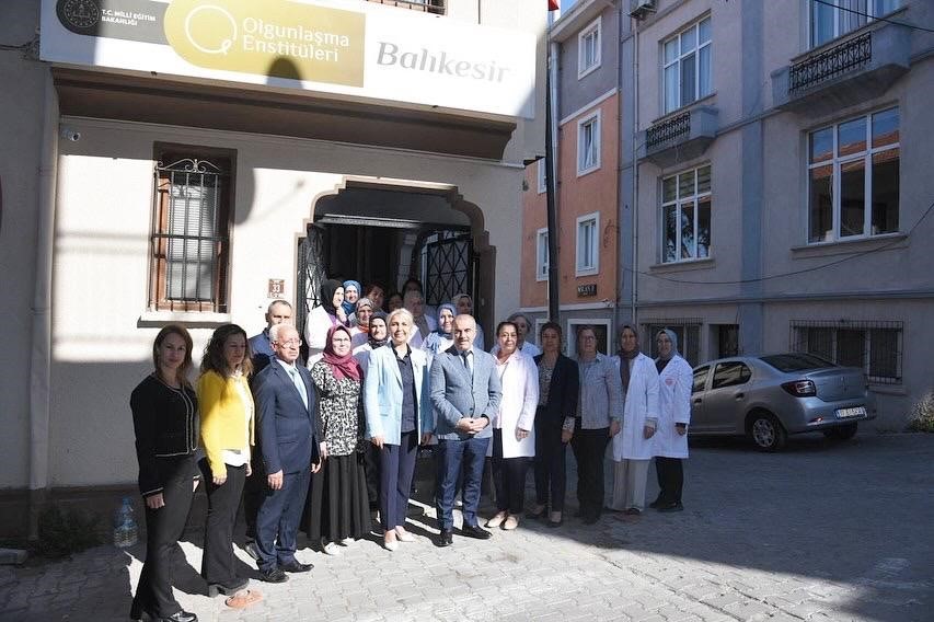 Olgunlaşma Enstitüsü yeni binasında eğitim verecek