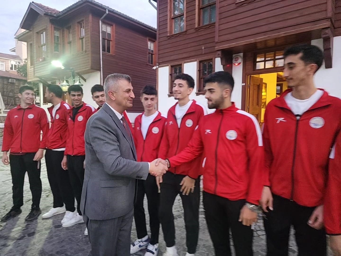 Gölcük’te voleybol heyecanı başlıyor: İlk maç pazar günü