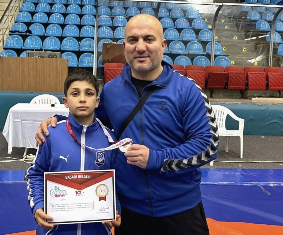 Yunusemreli g&uuml;reş&ccedil;i milli takım kampına davet edildi
